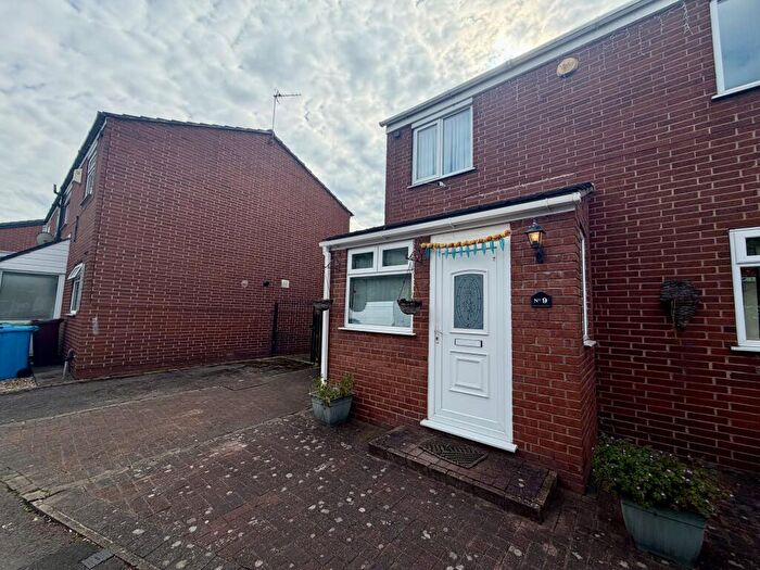 3 Bedroom Semi-Detached House To Rent In Ellanby Close, Rusholme, M14