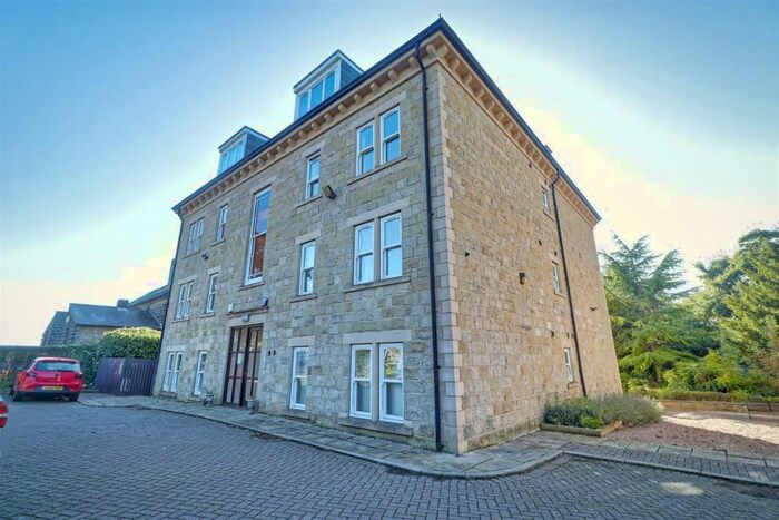 2 Bedroom Apartment To Rent In Glenwood Villas, Horsforth, LS18