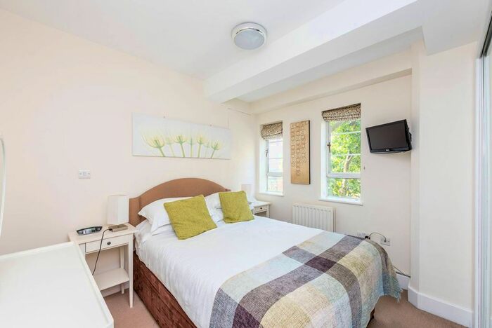 1 Bedroom Flat To Rent In Sloane Avenue, Chelsea, London, SW3