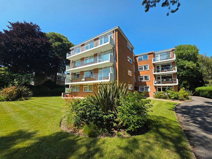 2 Bedroom Apartment For Sale In West Cliff Road, West Cliff, BH4