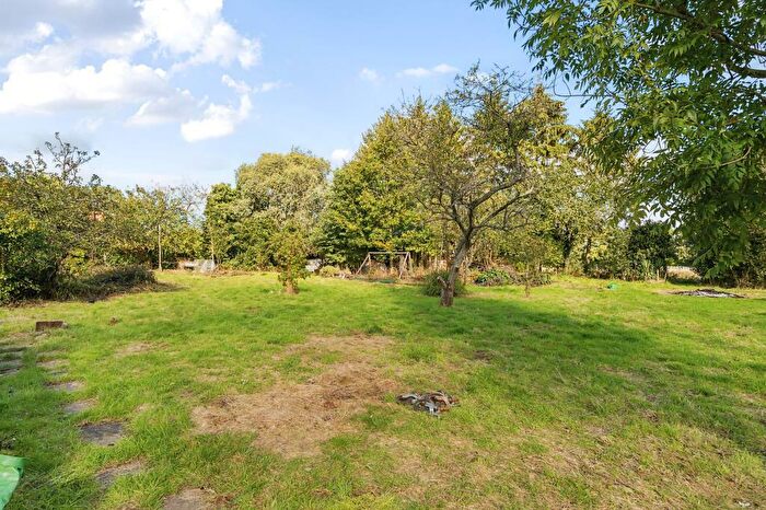 4 Bedroom Detached House For Sale In Bellingdon, Buckinghamshire, HP5