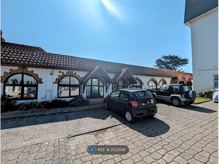 2 Bedroom Bungalow To Rent In Bay View Mews, Hayling Island, PO11