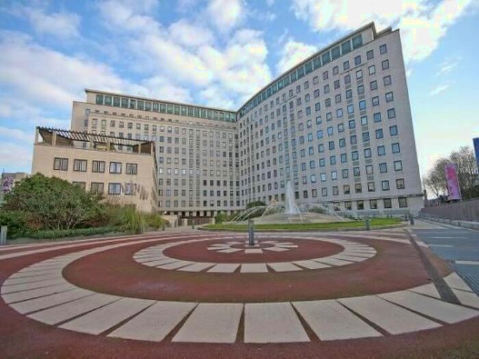 3 Bedroom Flat To Rent In Flat, Whitehouse Apartments, Belvedere Road, London, SE1