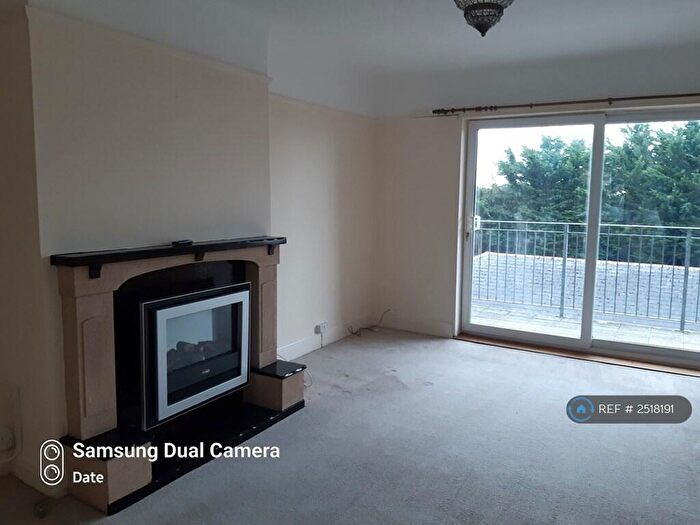 2 Bedroom Flat To Rent In Solent Court, Portsmouth, PO6