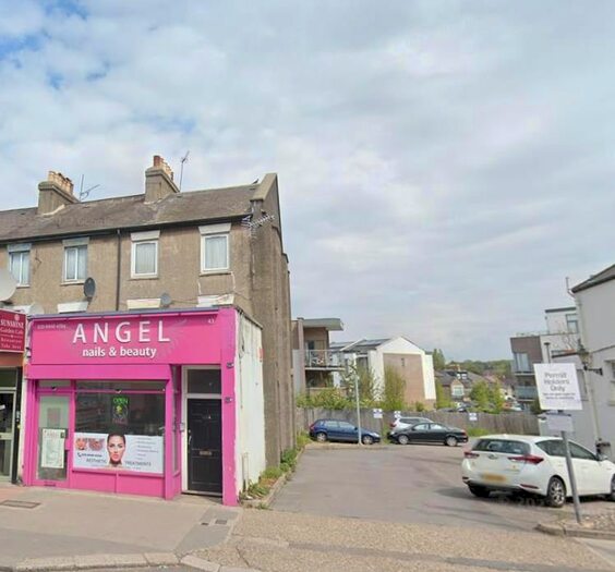 3 Bedroom Flat To Rent In East Barnet Road, New Barnet, Barnet, EN4