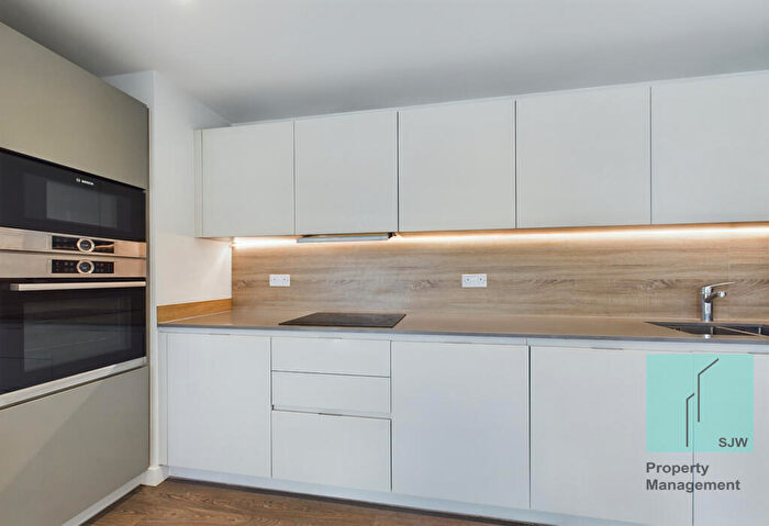 2 Bedroom Apartment To Rent In Sandpiper Building, London, N4