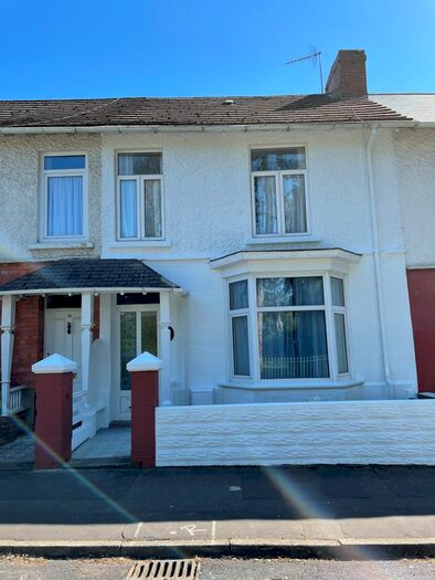 4 Bedroom Property To Rent In Oakwood Road, Brynmill, Swansea, SA2