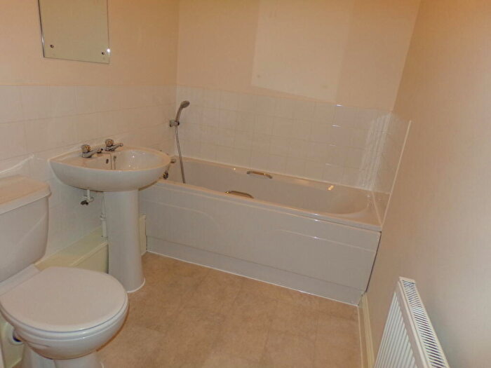 2 Bedroom Apartment To Rent In Maida Vale, Monkston Park., MK10