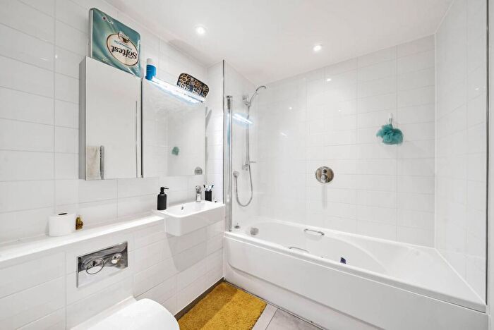 2 Bedroom Flat For Sale In Dara House, Colindale, London, NW9