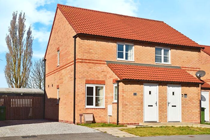 2 Bedroom Semi-Detached House To Rent In Manning Drive, Hull, HU6