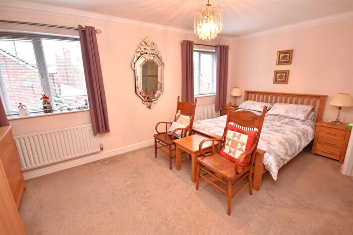 5 Bedroom Detached House For Sale In Sandpiper Close, Macclesfield, SK10