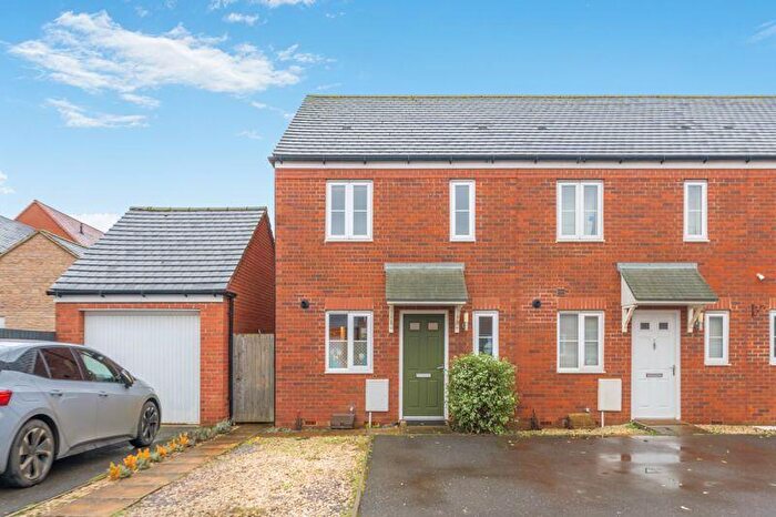 2 Bedroom Terraced House For Sale In Stonechat Road, Bodicote, OX15