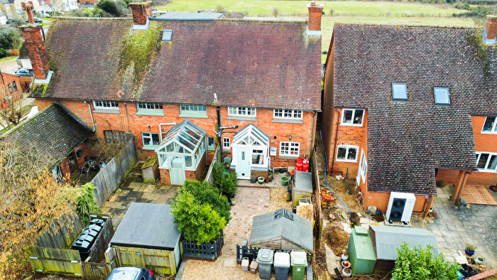 3 Bedroom Terraced House For Sale In Barton Road, Bedford, MK45