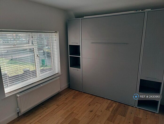 3 Bedroom Semi-Detached House To Rent In Woodfield Crescent, Romiley, Stockport, SK6