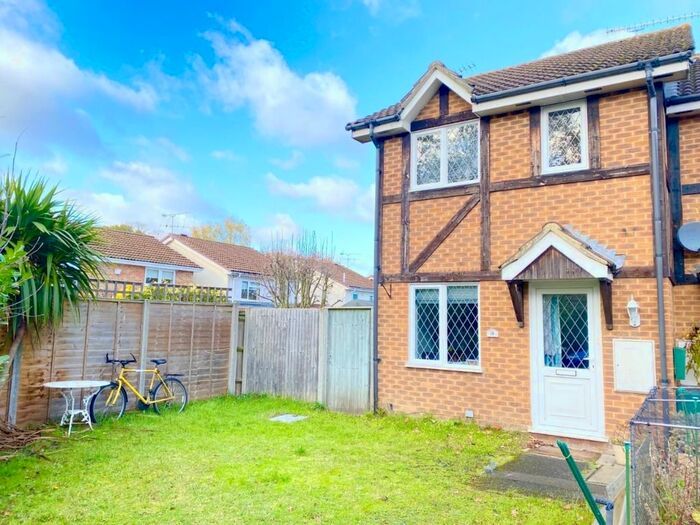 2 Bedroom Semi-Detached House To Rent In The Orchard, Lightwater GU18