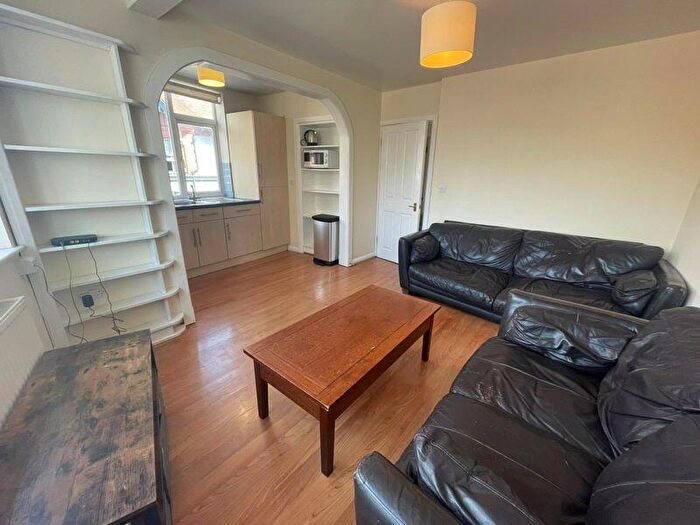 2 Bedroom Maisonette To Rent In Lewes Road, Brighton, BN2