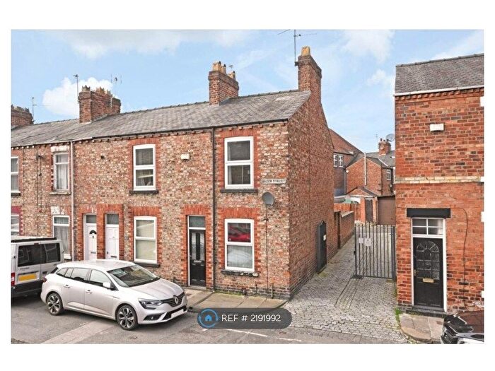 2 Bedroom End Of Terrace House To Rent In Baker Street, York, YO30