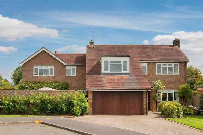 4 Bedroom Detached House For Sale In Verney Close, Butlers Marston, CV35