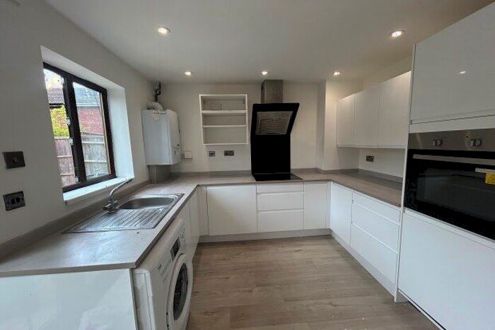 3 Bedroom Property To Rent In Redcap Gardens, Swindon, SN5