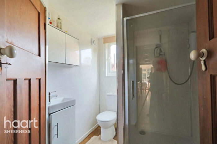 2 Bedroom Bungalow For Sale In Elm Way, Eastchurch Kent, ME12