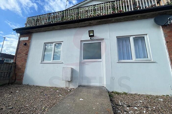 2 Bedroom Flat To Rent In Whitwick Way, Fosse, Leicester, LE3