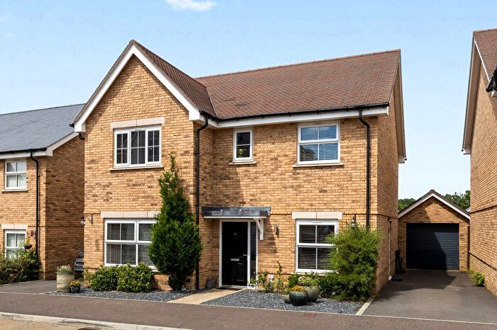 4 Bedroom Detached House For Sale In Weston Avenue, Broadbridge Heath, RH12