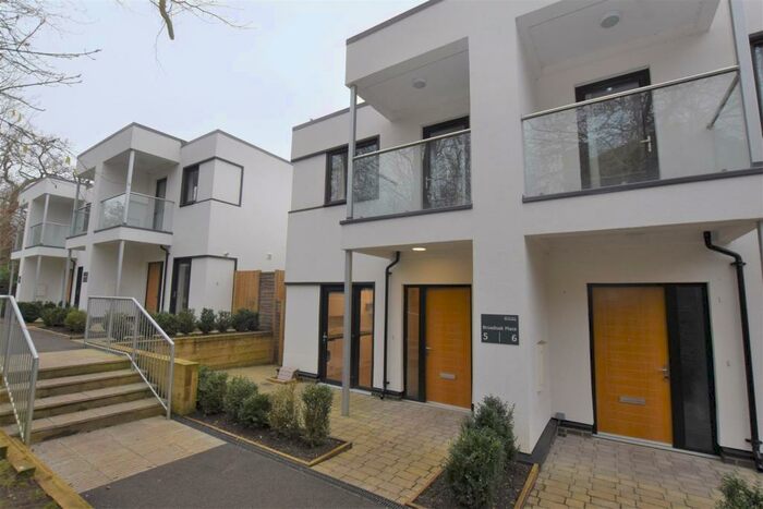 3 Bedroom Semi-Detached House To Rent In Broadoak Place, RG6