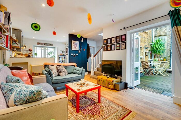 2 Bedroom House To Rent In Alderbrook Road, London, SW12