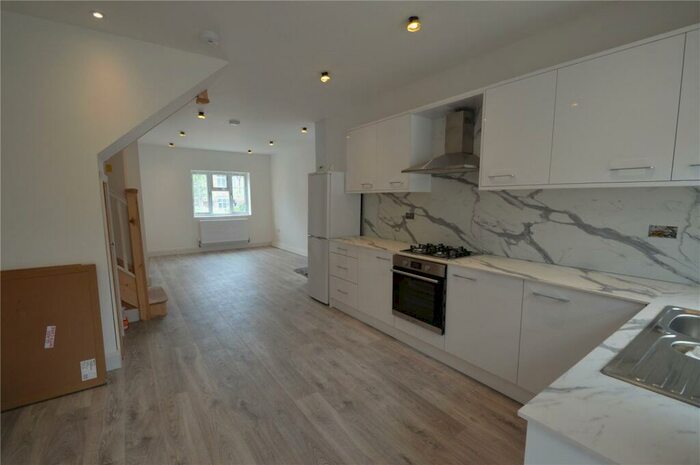 3 Bedroom Semi-Detached House To Rent In Fryston Avenue, Croydon, CR0