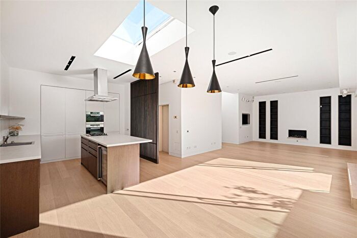 2 Bedroom Flat To Rent In Chepstow Villas, Notting Hill, W11