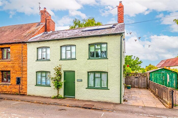 3 Bedroom Cottage For Sale In Brook Street, Fenny Compton, Southam, CV47