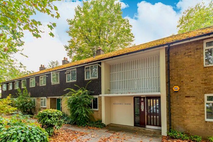 1 Bedroom Flat To Rent In Cromwell Close, Harvard Road, London, W4