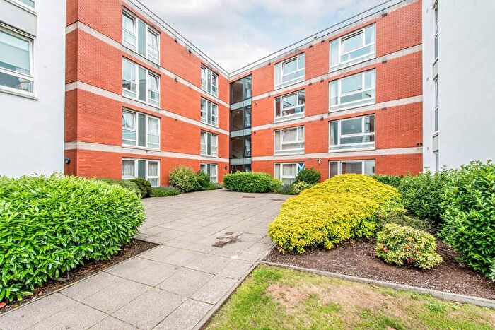 2 Bedroom Apartment To Rent In Hanson Park, Dennistoun, G31