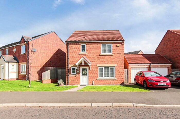 3 Bedroom Detached House For Sale In Nuthatch Close, Five Mile Park, NE13