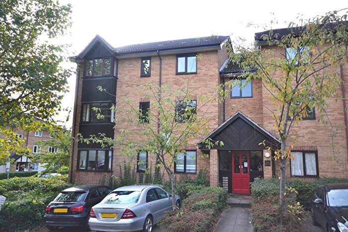 2 Bedroom Flat To Rent In Woodland Grove, Epping, CM16