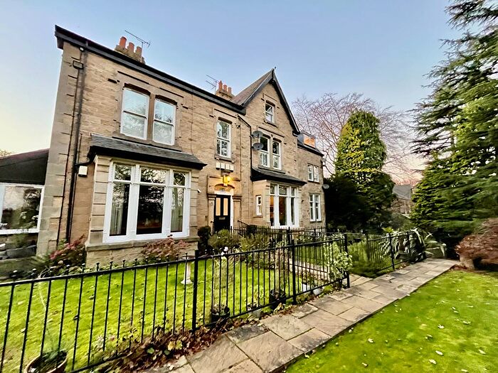 2 Bedroom Flat To Rent In Old Park Road, Leeds, LS8