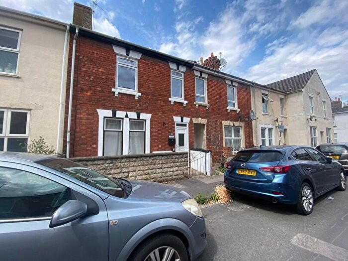 3 Bedroom Terraced House For Sale In North Street, Old Town, Swindon, SN1