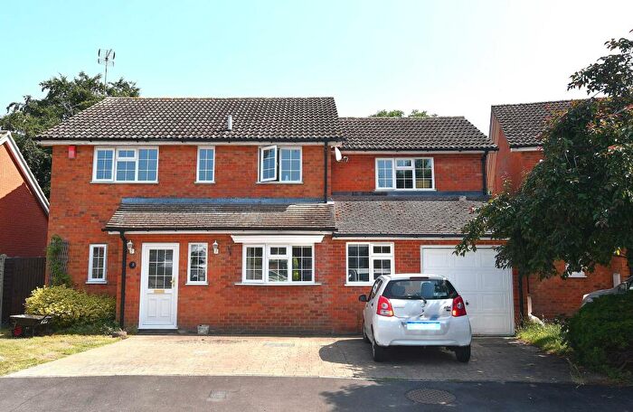 6 Bedroom House For Sale In Meadow Walk, Standon, SG11