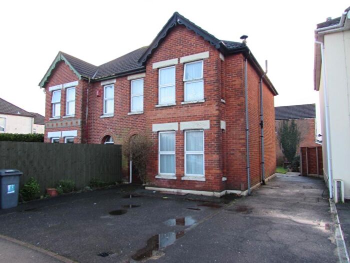 1 Bedroom Semi Detached House To Rent In Holdenhurst Road, Bournemouth, Dorset, BH8
