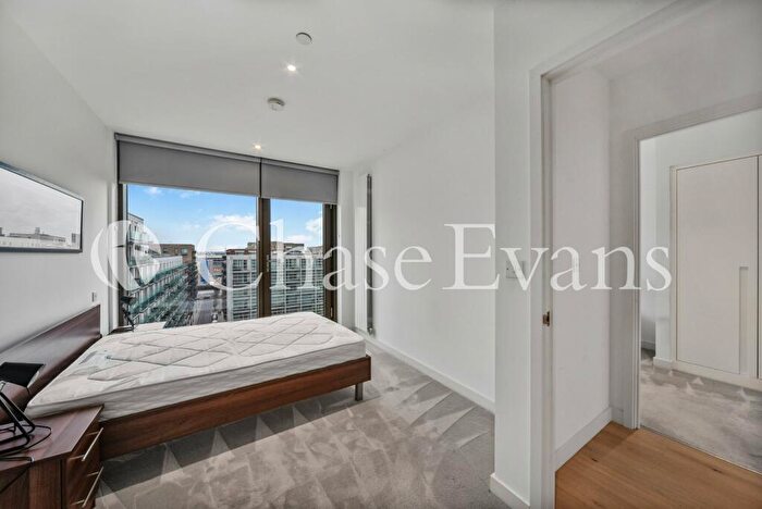 2 Bedroom Flat To Rent In Royal Wharf, Admirality Avenue, London, E16