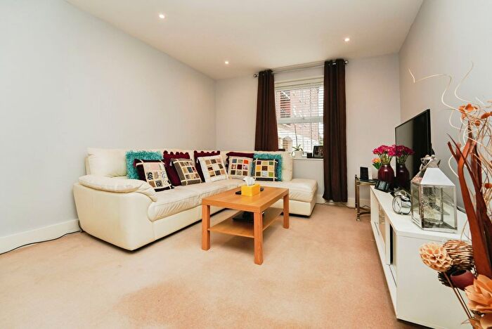 1 Bedroom Flat For Sale In Armstrong Drive, Worcester, Worcestershire, WR1