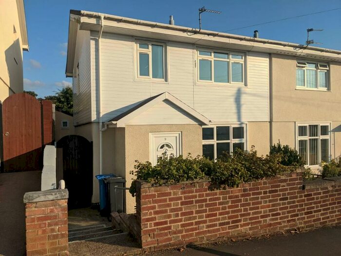 4 Bedroom Semi-Detached House To Rent In Waring Road, Norwich, NR5