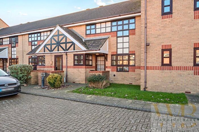 2 Bedroom Flat For Sale In Emerald Quay, Shoreham-By-Sea, BN43