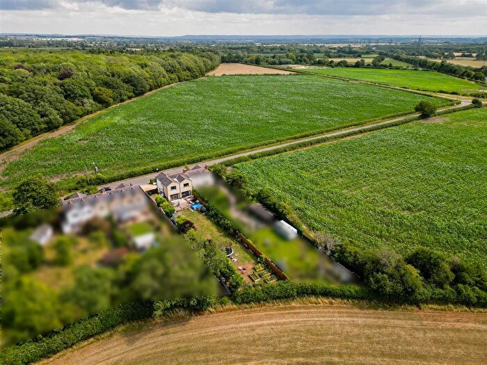 4 Bedroom Semi Detached House For Sale In Honeyburge, Boarstall, HP18