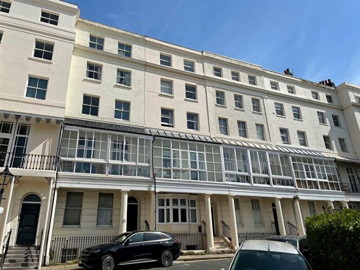 2 Bedroom Flat To Rent In Marine Square, Brighton, BN2