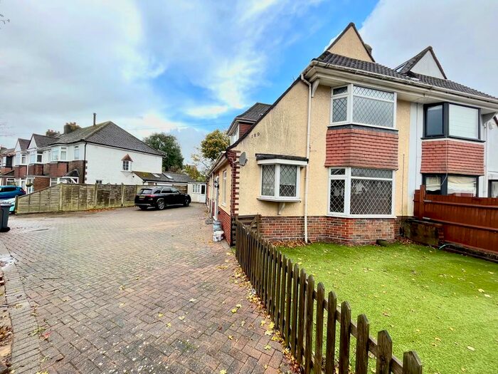 5 Bedroom Semi-Detached House To Rent In Hangleton Road, Hove, BN3