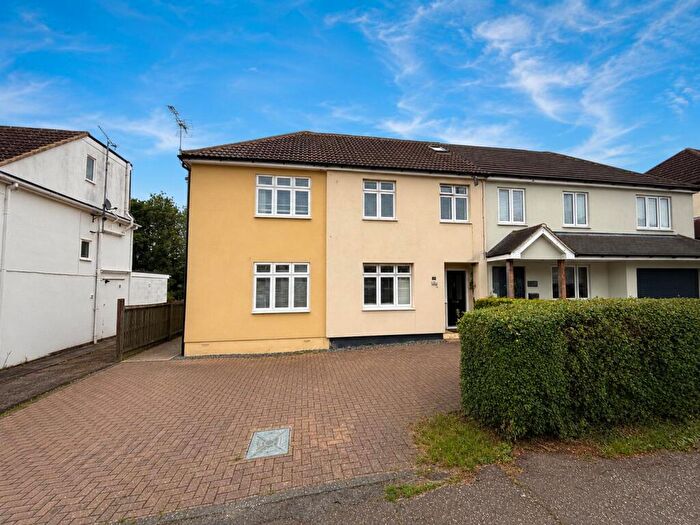 4 Bedroom Semi-Detached House For Sale In The Rising, Billericay, CM11