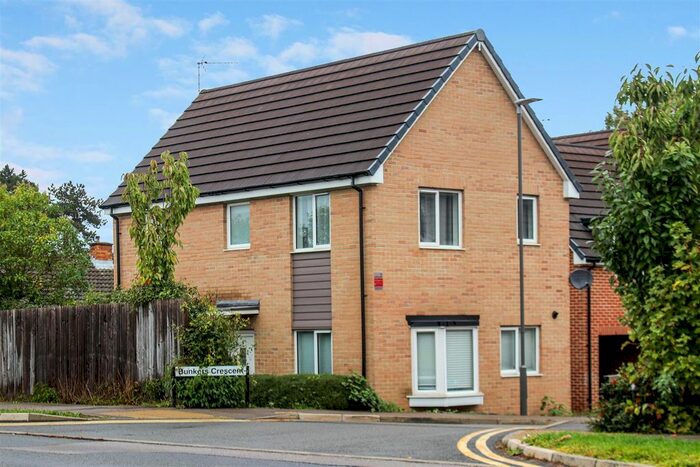 3 Bedroom Detached House To Rent In Bunkers Crescent, Bletchley, Milton Keynes, MK3