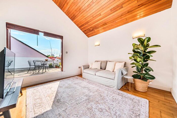 2 Bedroom Flat For Sale In Pump House Close, London, SE16