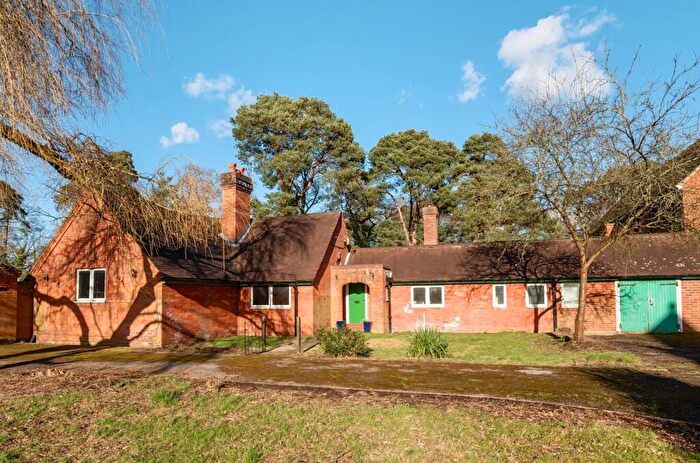 2 Bedroom House To Rent In Minley Manor, Blackwater, Camberley, GU17